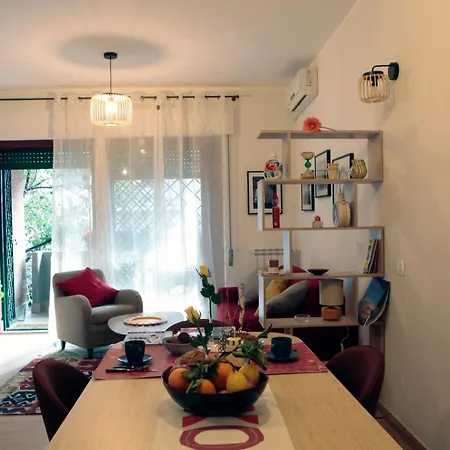 Joyful Escape Flat Roma