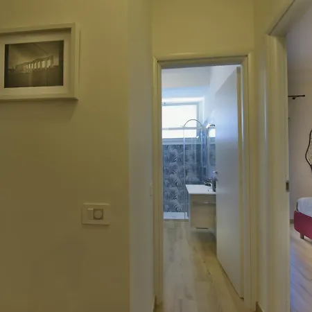 Joyful Escape Flat * Řím