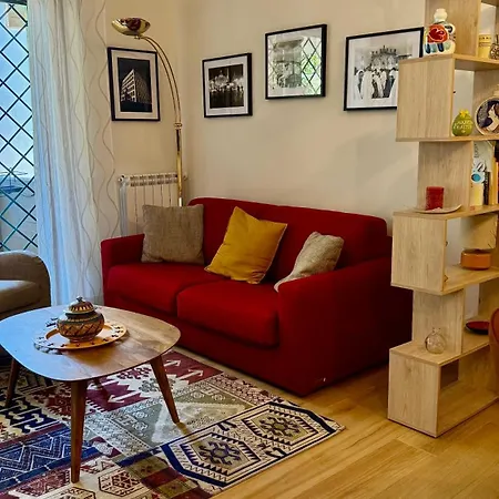 Joyful Escape Flat * Řím